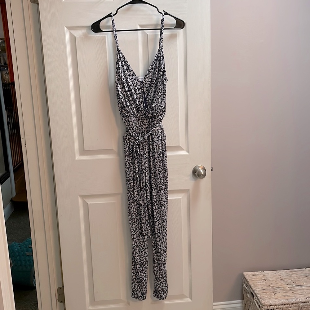 Navy & white floral print jumper